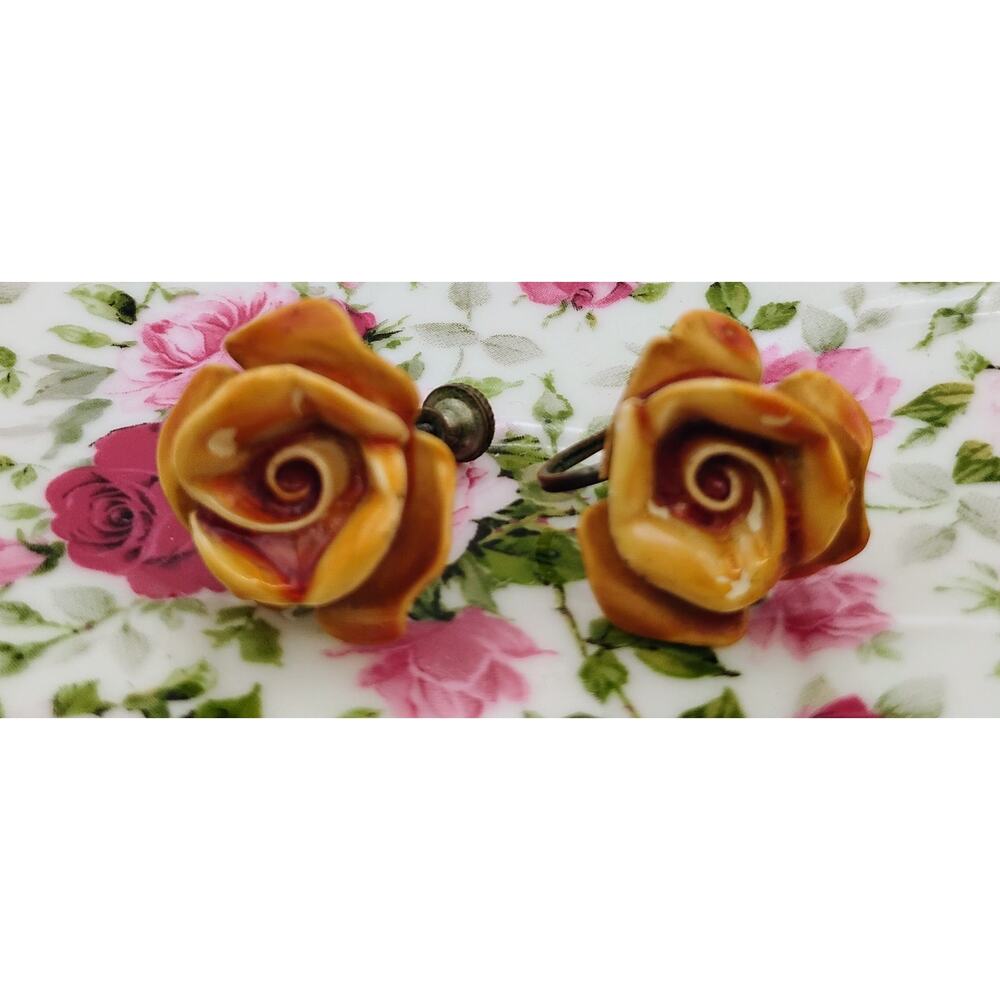 Vintage 1940s 1950s Ceramic Rose Earrings Screw Back Floral